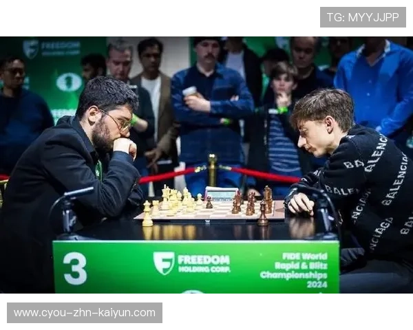 国际象棋网络快棋赛:顶尖高手连线对决 国际象棋网络快棋赛:顶尖高手连线对决